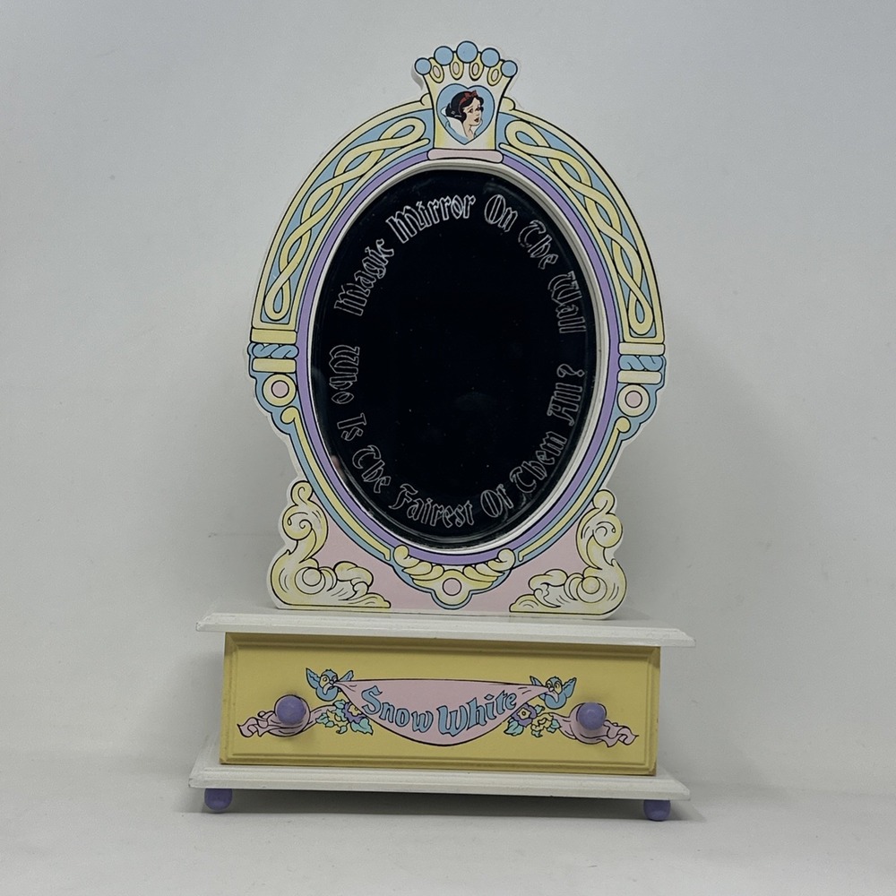Disney 1987 Schmid Snow White Magic‎ Mirror Music Jewelry Box Plays Someday….